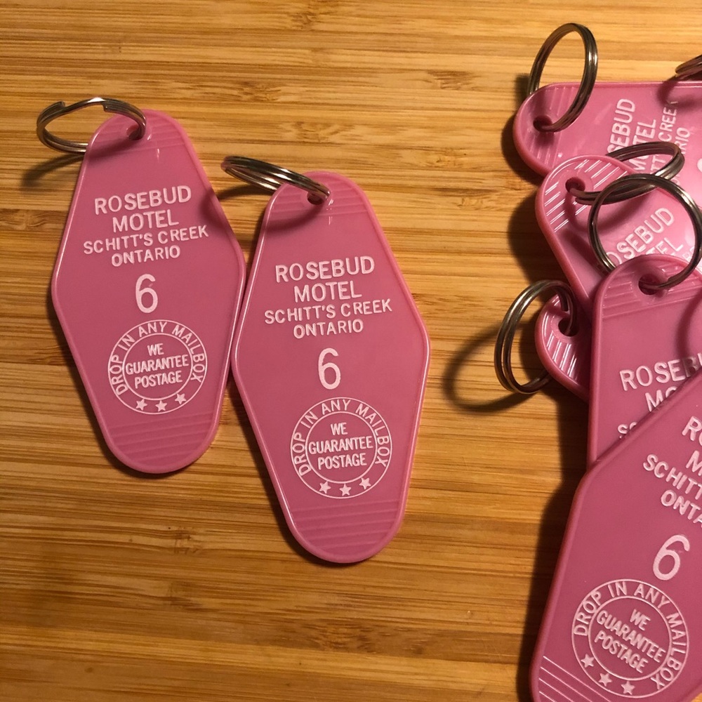 Schitt's Creek Rosebud Motel Keychain - Picture 2 of 7
